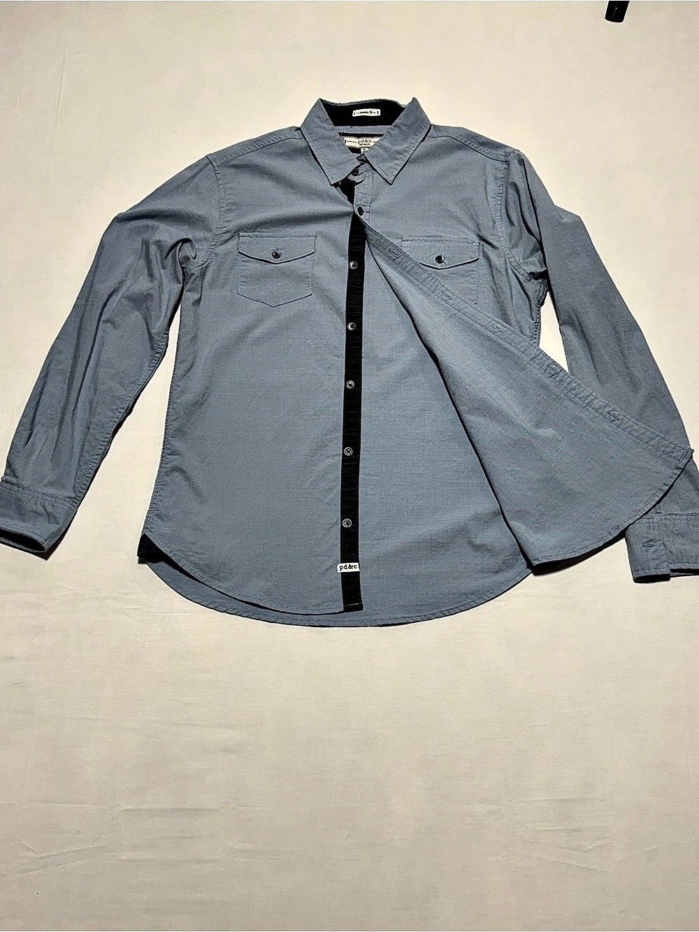 pd&c classic fit stretch Men's Blue Button Down Shirt Size Medium